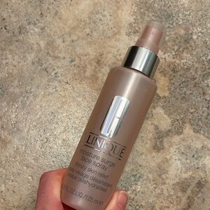 NWT Clinique Moisture Surge Face Spray